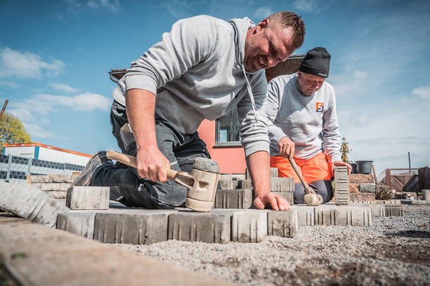 Schmitt-Bau-Pflasterarbeiten-Jobs